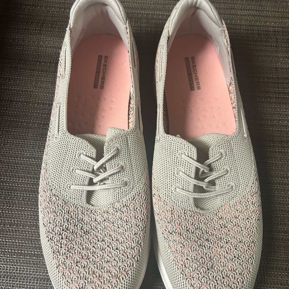 Skechers Women's Gray and Pink Casual Shoes